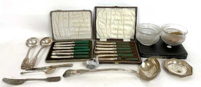 Quantity of silver plated wares to include a kettle, trays, preserve dish with glass inserts,