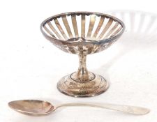 Mixed Lot: a George V small pedestal bon-bon dish with slot pierced decoration, spreading circular