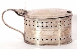 George V silver pierced mustard pot and liner, Birmingham 1925 by Charles Boynton & Sons, 4.5cm
