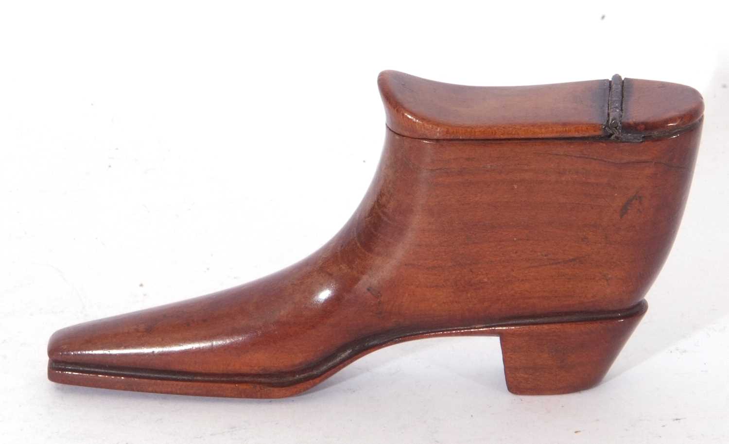 Novelty 19th century snuff box in the form of a boot fitted with hinged lid - Image 3 of 6