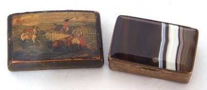 Mixed lot: small banded agate and base metal mounted pill or snuff box of hinged rectangular form