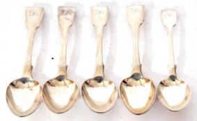 Group of 5 Georgian Fiddle pattern tea spoons, various dates and makers, 144gms