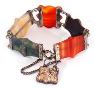 Victorian Scottish agate bracelet, circa 1870, featuring five various shaped agates links with