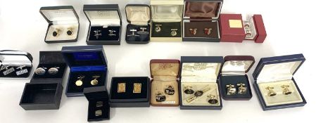 Quantity of mainly gents cuff links (boxed)