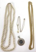 Mixed Lot: a double row of simulated pearls, a 925 pendant and flattened curb link long metal chain,