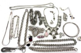Tray of mixed jewellery, some 925 stamped and metal examples to include pendants, rings,