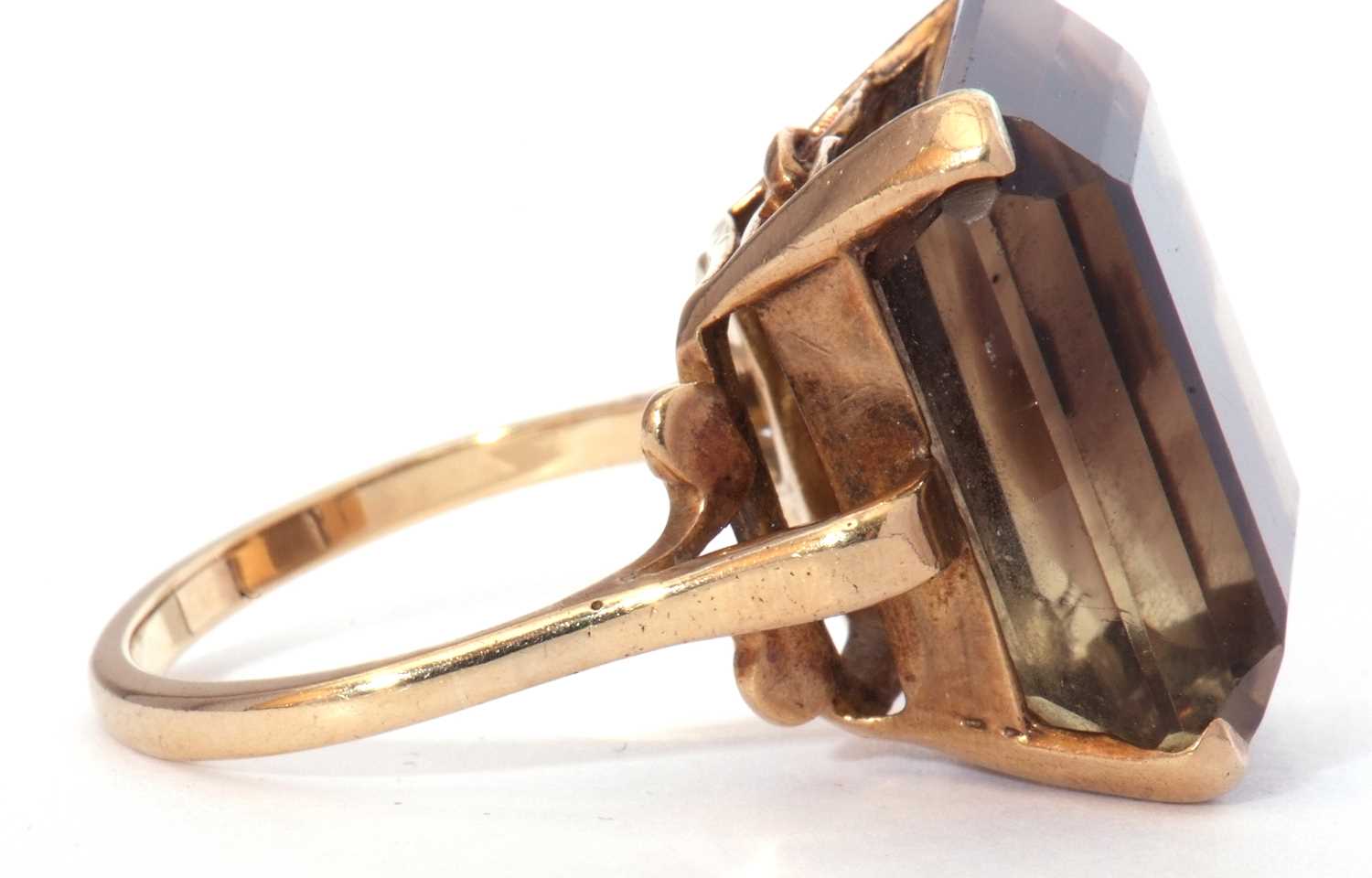 9ct gold smoky quartz ring, claw set with a large rectangular step cut smoky quartz, 18 x 10mm, - Image 2 of 8