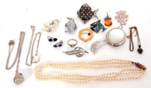 Mixed Lot to include two costume fish brooches, a penguin brooch, a silver hallmarked pear