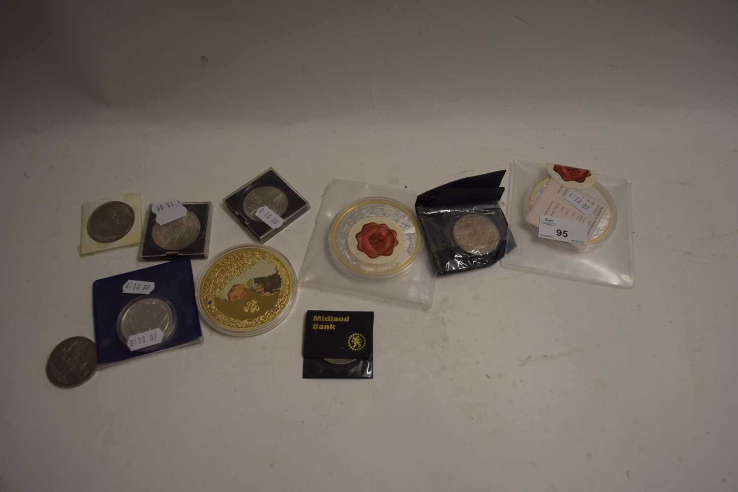 VARIOUS COMMEMORATIVE COINS AND GOLD AND SILVER PLATED ROYAL COMMEMORATIVE MEDALLIONS