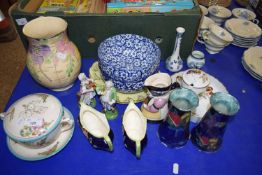 VARIOUS CERAMICS TO INCLUDE ROYAL WORCESTER EVESHAM FLAN DISH, DECORATED VASES, FIGURINES, BLUE