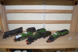 00 GAUGE MODEL RAILWAY, COLLECTION OF FOUR HORNBY LOCOMOTIVES AND TENDERS