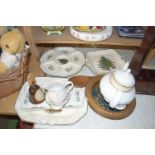 MIXED CERAMICS TO INCLUDE CHRISTMAS TREE DECORATED SERVING DISHES, TEA POT, WOODEN BOWL ETC