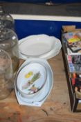 MIXED LOT OF VARIOUS SERVING DISHES TO INLCLUDE ROYAL WORCESTER