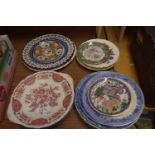 VARIOUS DECORATED PLATES, SOME WILLOW PATTERN, MODERN ORIENTAL DISHES ETC