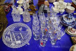 MIXED LOT VARIOUS GLASSES, DECANTERS, HEAVY CUT GLASS BOWL ETC