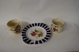 TWO SMALL MASONS JARDINIERES AND A FLORAL DECORATED PLATE