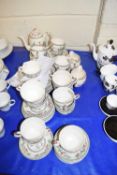 QUANTITY OF INDIAN TREE PATTERN TABLE WARES