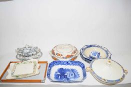 MIXED LOT CERAMICS TO INCLUDE COVERED VEGETABLE DISHES, ROYAL DOULTON NORFOLK PATTERN BOWLS ETC