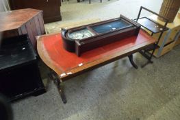 REPRODUCTION MAHOGANY VENEERED COFFEE TABLE WITH RED LEATHER INSET TOP, 135CM WIDE