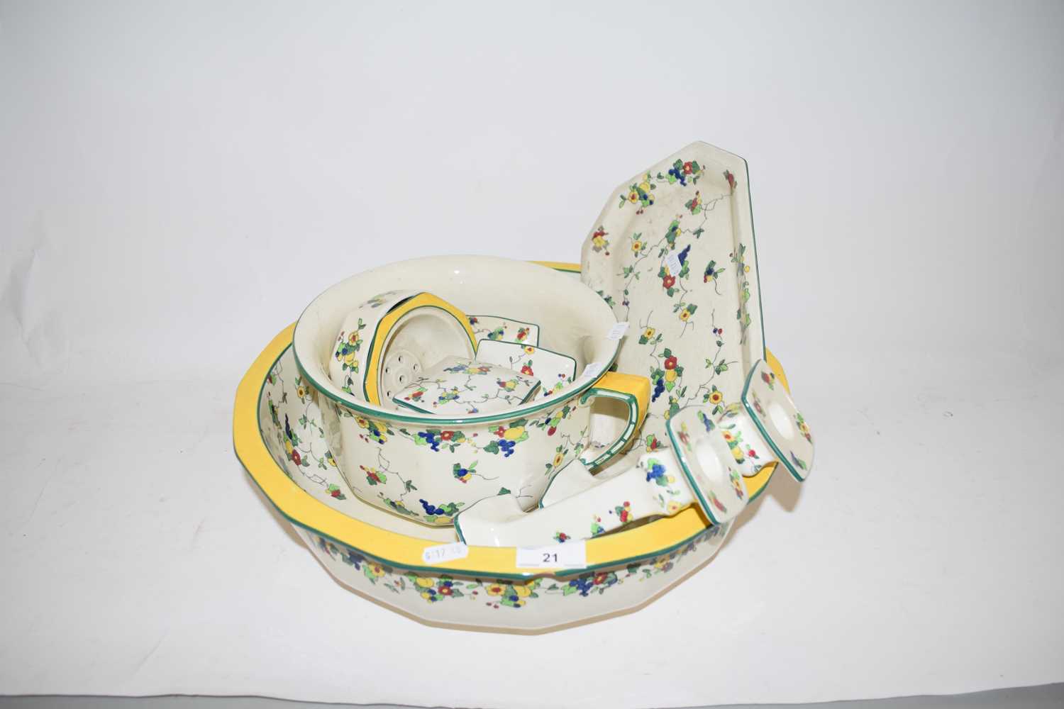 ROYAL DOULTON DRESSING TABLE AND WASH STAND SET TO INCLUDE LARGE WASH BOWL PATTERN 4740