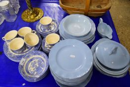 MIXED LOT WILLOW PATTERN TABLE WARES AND QUANTITY OF GRINSLEY BLUE GLAZED TABLE WARES