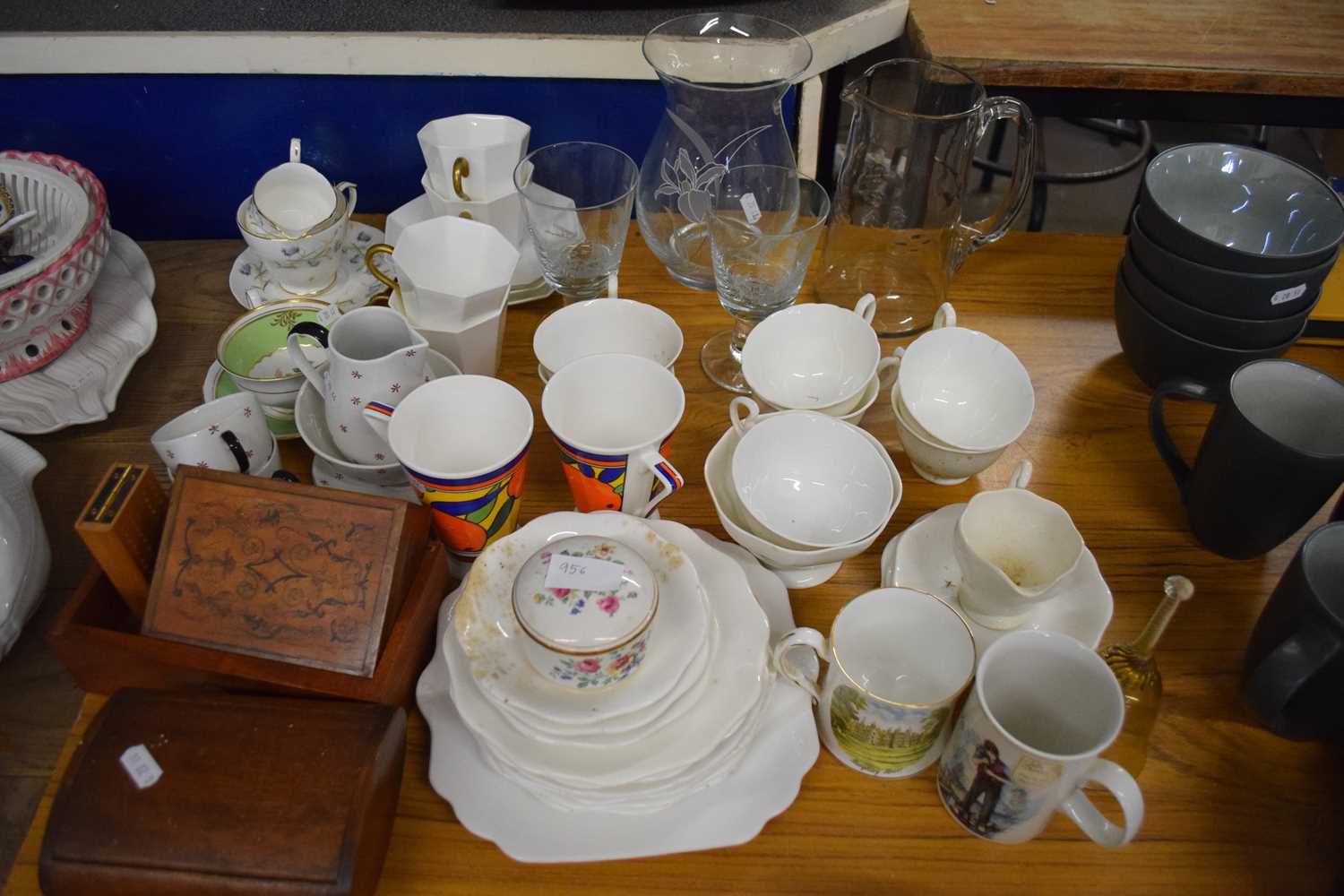 LARGE MIXED LOT, VARIOUS TEA WARES, GLASS WARES ETC