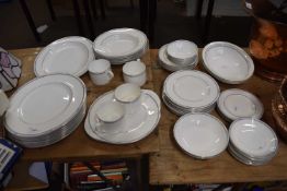 QUANTITY OF ROYAL DOULTON 'SIMPLICITY' TABLE WARES