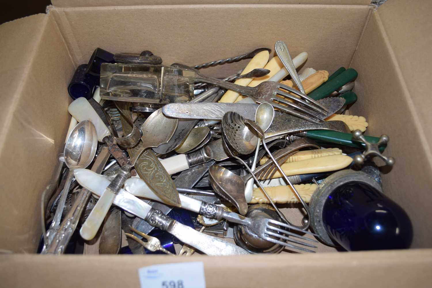 BOX OF MIXED CUTLERY