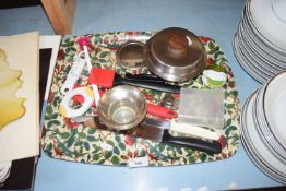 TRAY OF KITCHEN WARES