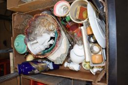 BOX OF MIXED HOUSEHOLD CHINA AND GLASS WARES TO INCLUDE MODERN ORIENTAL VASE, DRESSING TABLE TRAY