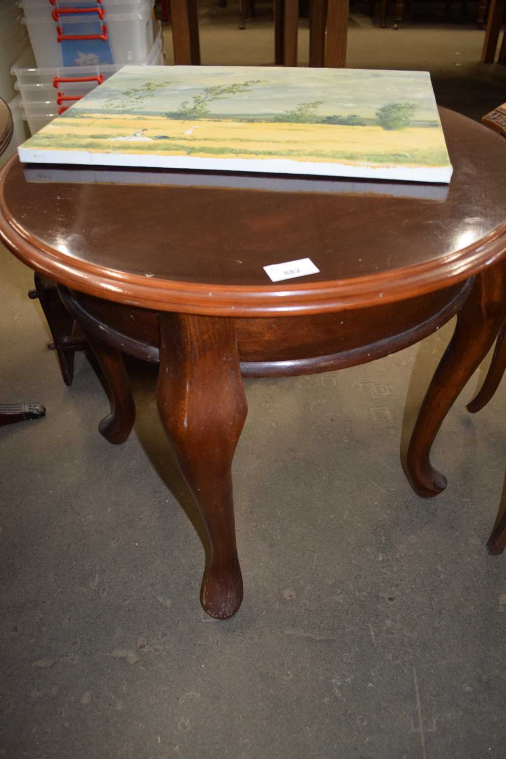 MAHOGANY FINISH CIRCULAR CABRIOLE LEGGED COFFEE TABLE