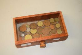 BOX VARIOUS VINTAGE COPPER PENNIES AND OTHER COINAGE