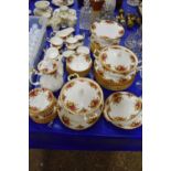 LARGE QTY OF ROYAL ALBERT OLD COUNTRY ROSE TEA AND TABLE WARES