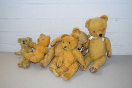 BOX OF VINTAGE TEDDY BEARS