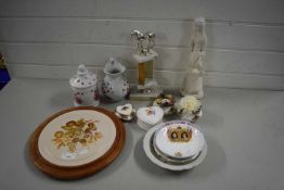 MIXED CERAMICS, FIGURINE, MODEL FLOWERS ETC