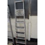 Six rung decorators step ladder