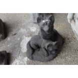 Composite garden statue of two foxes, height approx 25cm