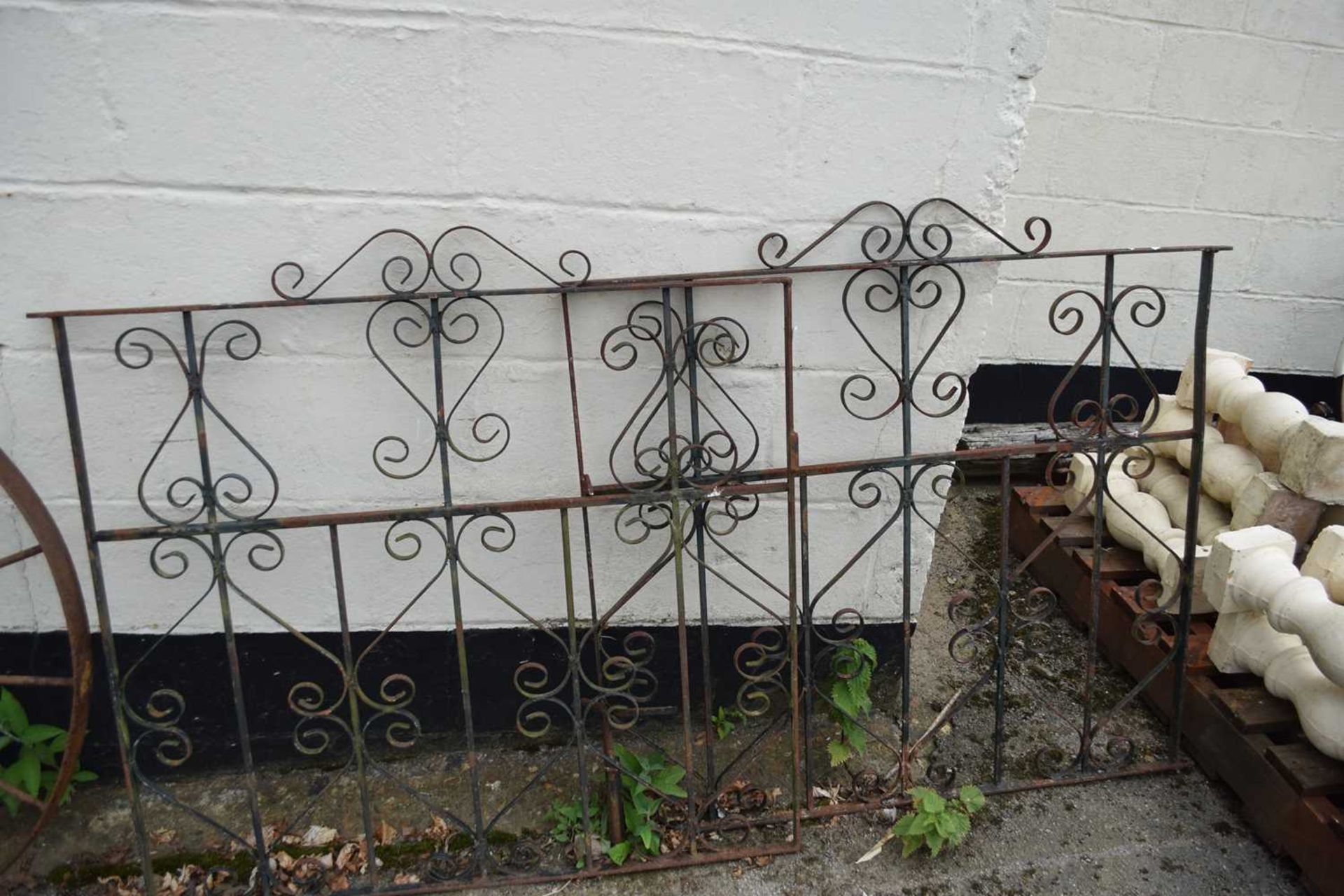 Set of decorative metal gates, individual gate width 150cm, total height approx 100cm