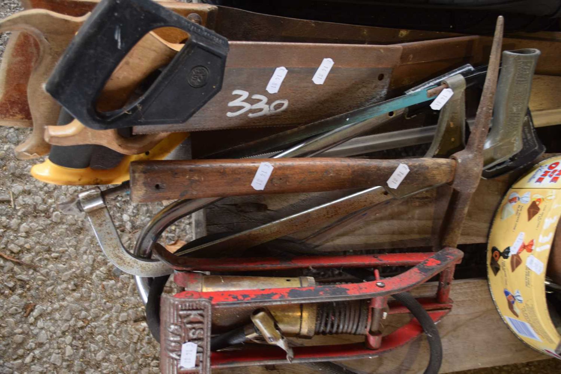 Quantity of various hand saws