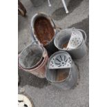 Quantity of galvanised buckets