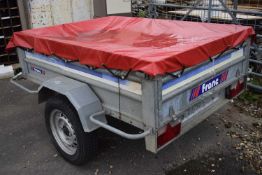 Franc domestic trailer with fitted lights, width approx 170cm, with a roof box, length approx 160cm,