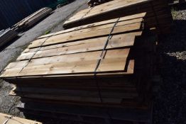 Large quantity of feather edge fencing boards, varying lengths up to 170cm