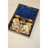 SMALL BOX CONTAINING VARIOUS BADGES, COSTUME JEWELLERY ETC