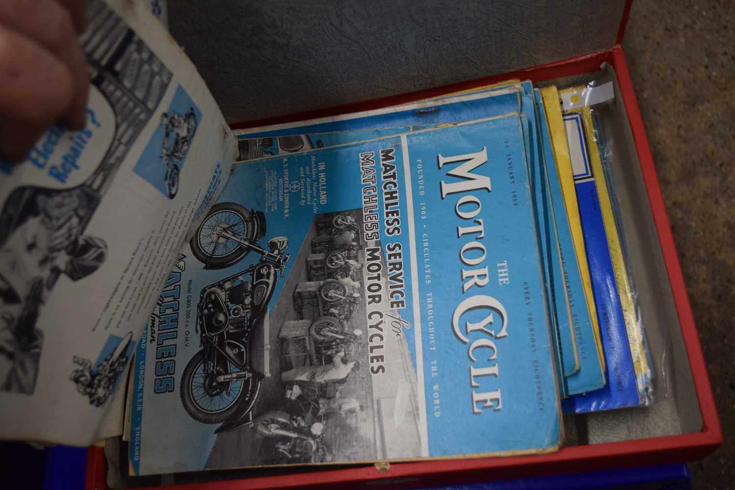QUANTITY OF VINTAGE MOTORCYCLE MAGAZINES AND HONDA 50 SERIES SHOP MANUAL ETC - Image 2 of 2
