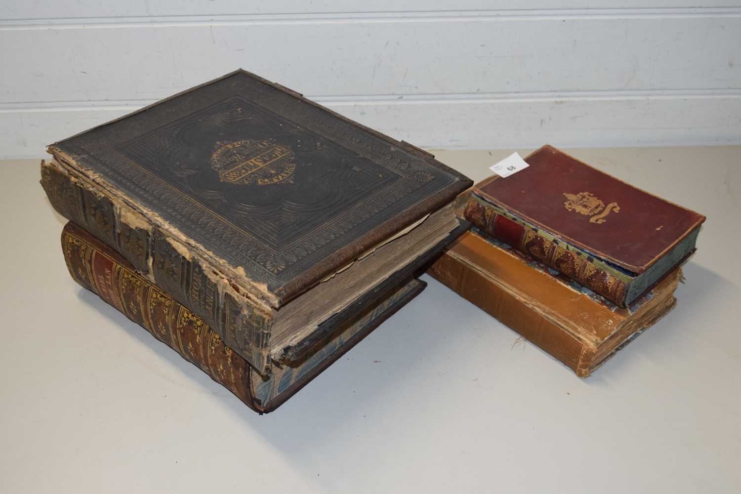 ANTIQUE WELSH BIBLE AND VARIOUS OTHER VOLUMES (4)