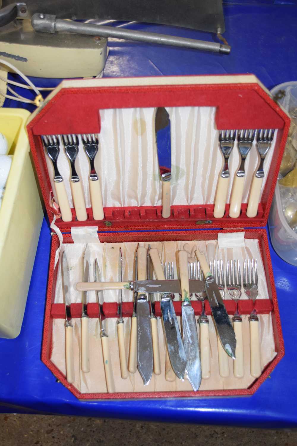 CASED SET OF FISH CUTLERY PLUS TWO FURTHER BOXES OF CUTLERY (3)