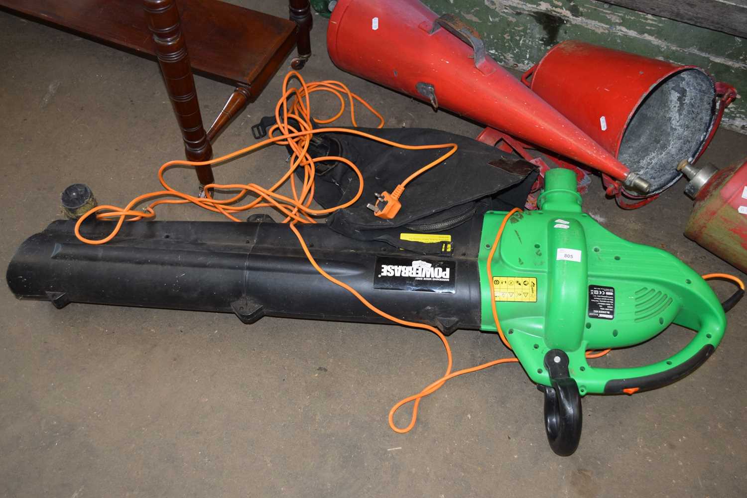 POWER BASE GARDEN VACUUM