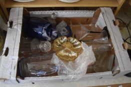 BOX OF MIXED ITEMS TO INCLUDE VARIOUS DRINKING GLASSES, GLASS JUGS, DECANTER ETC