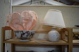 DECORATED BOWL, TABLE LAMP AND A FURTHER LIGHT SHADE