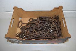 COLLECTION OF VINTAGE KEYS